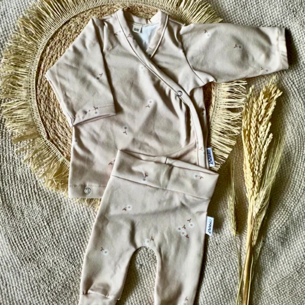 Kletskouz overslag shirtje + broekje madelief