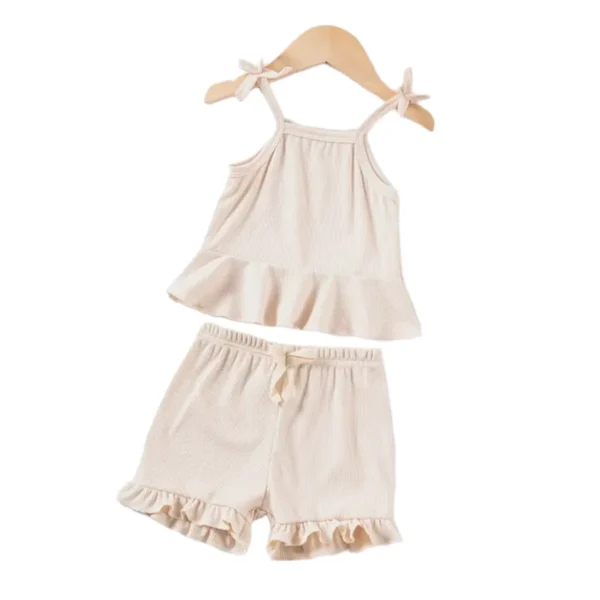 Setje Karlijn beige, broekje, topje, bandjes met strikje