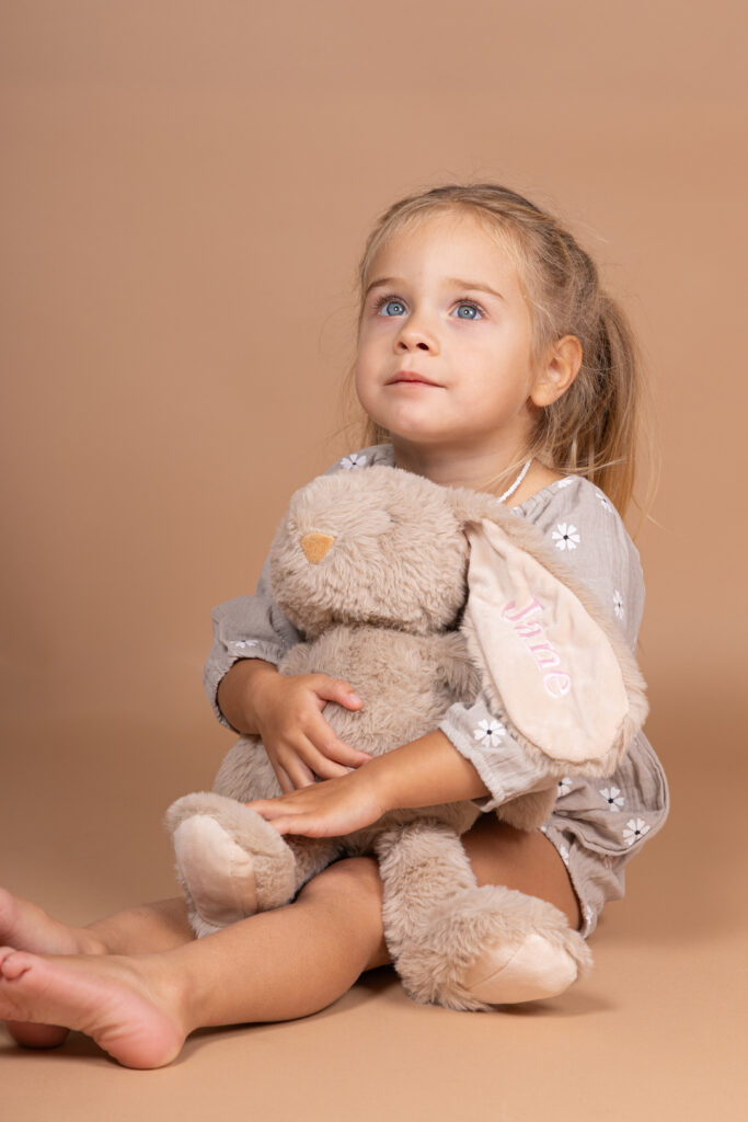 Knuffelkonijn, knuffel, konijn, beige, Pluis, personaliseren, naam, borduren, geboortedatum